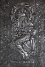 Plaskorzezba tzw. Pieta Smolenska w Sanktuarium J.P.II w Krakowie