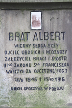 Grob Brata Alberta (fragment), z napisem-informacja o Jego zyciu - cmentarz Rakowicki w Krakowie.