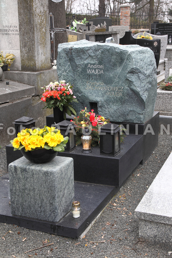Grob Andrzeja Wajdy na Salwatorze Waldemar  Sowiński waldemar sowinski / foto.Paulinianum