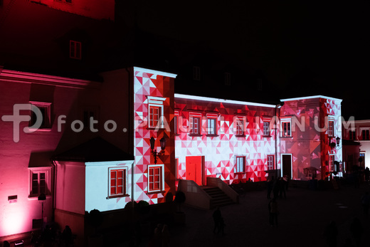 Iluminacje okolicznościowe na Jasnej Górze z okazji 100-lecia odzyskania niepodległości przez Polskę Karol Porwich Karol Porwich/ foto.Paulinianum