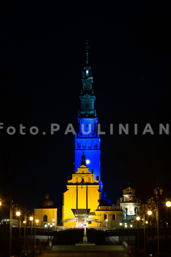 Okolicznościowa iluminacja wieży jasnogórskiej Karol Porwich Karol Porwich/ foto.Paulinianum