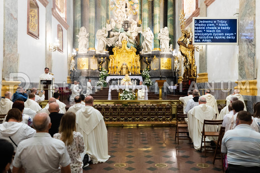 Nieszpory eucharystyczne połączone z poświęceniem wianków w bazylice na Jasnej Górze Karol Porwich Karol Porwich/ foto.Paulinianum